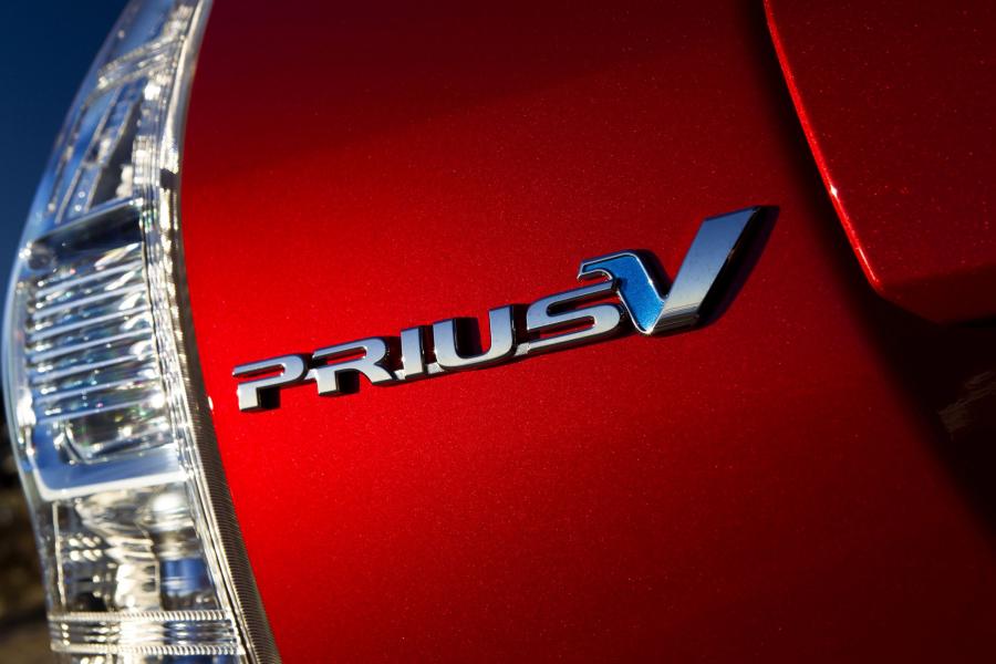  Toyota Prius V 2011 года  (фото 194 из 208)